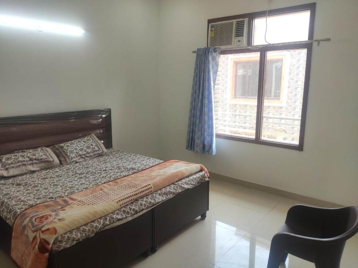 Bed and Breakfast Roop Niwas Амритсар Экстерьер фото